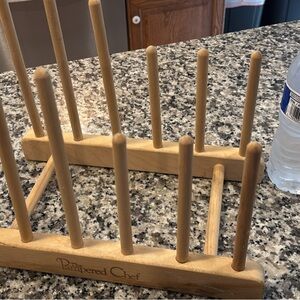 The Pampered Chef Wooden Plate Organizer